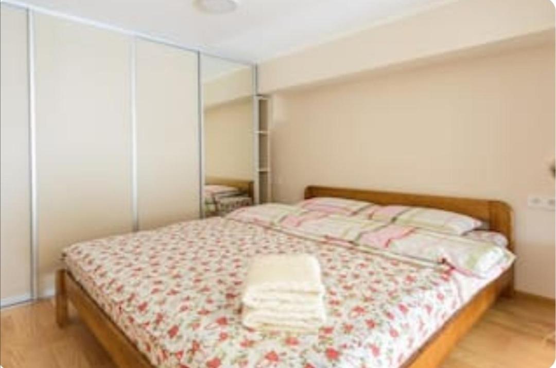 Апартаменты Loft Smart House Киев Экстерьер фото